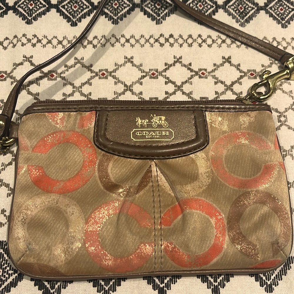 Coach pouchettw wristlet